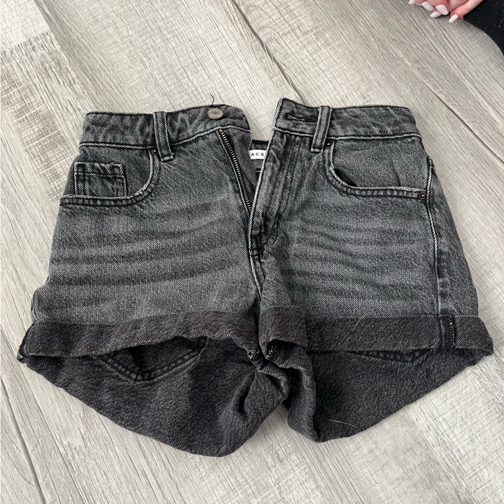 pacsun black mom shorts - size 23